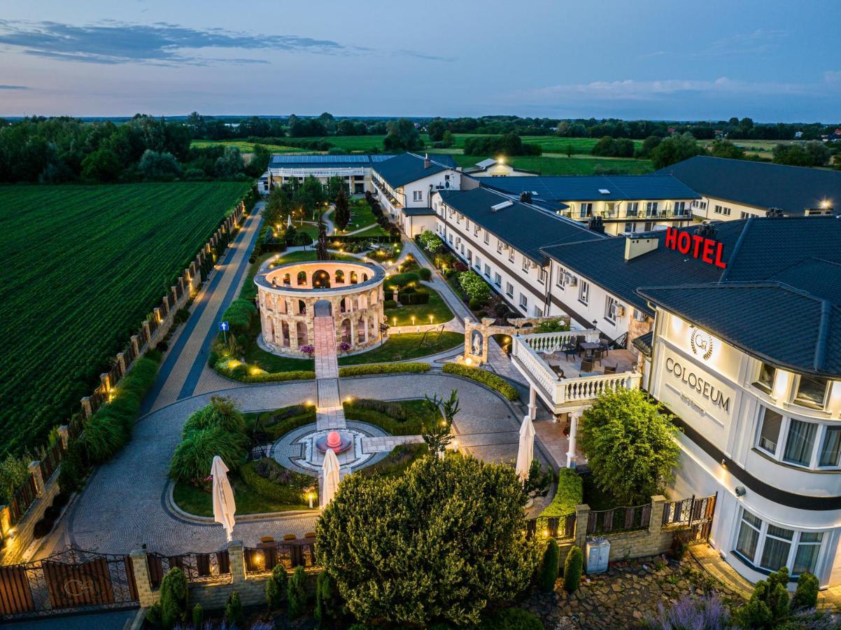 Hotel Coloseum Jarosław Esterno foto