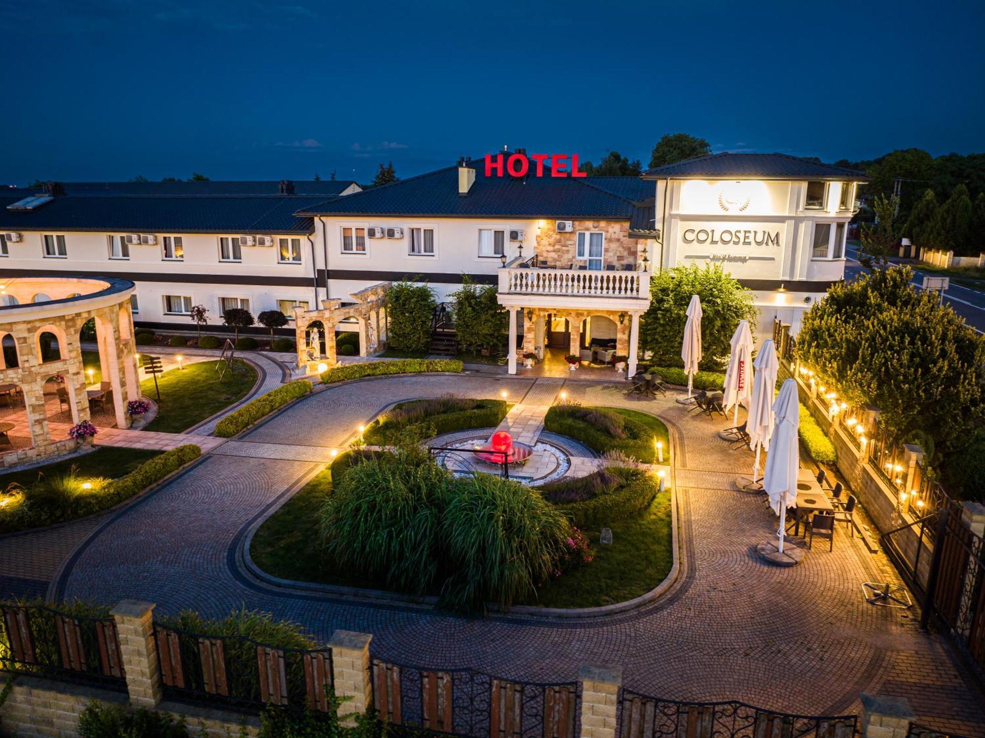 Hotel Coloseum Jarosław Esterno foto