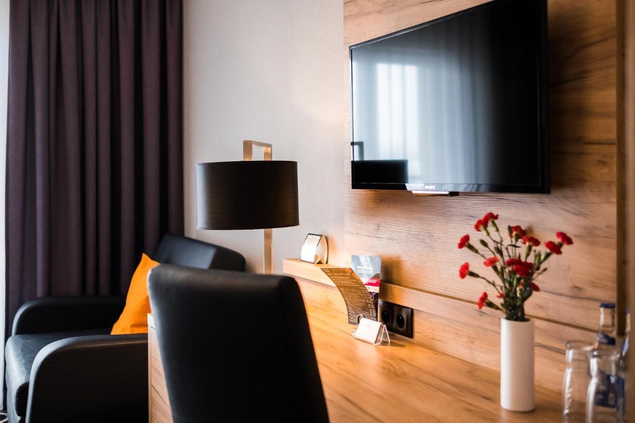 Hotel Coloseum Jarosław Esterno foto